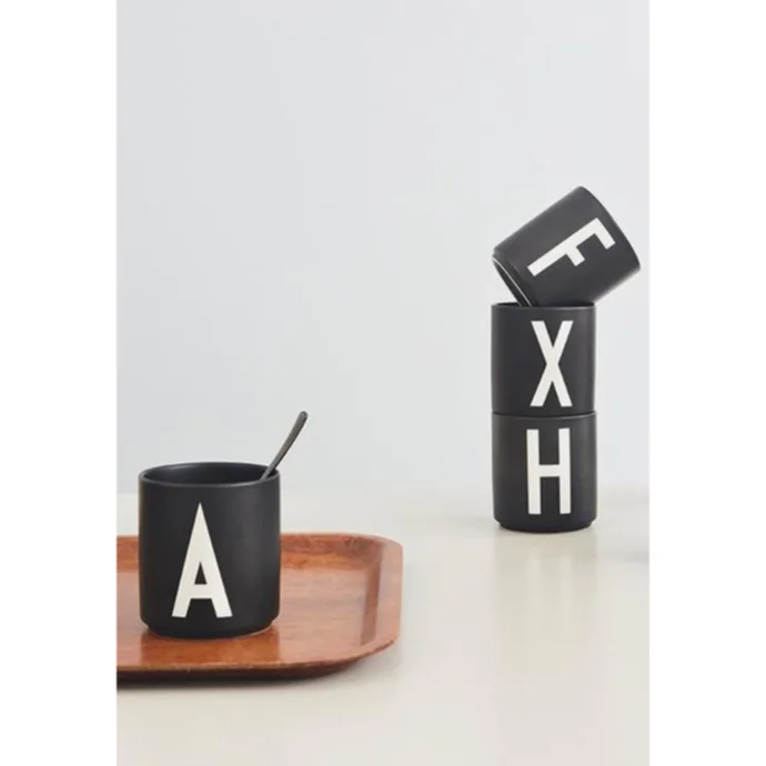 Porcelánový hrneček/dózička Letters black